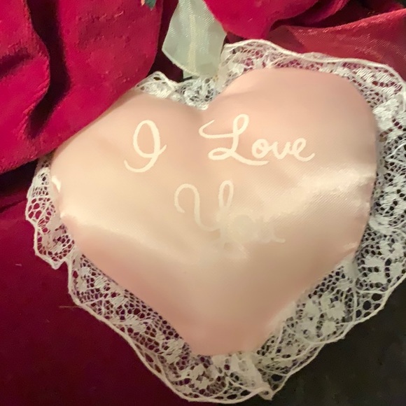 Valentine’s Day plush bear - Picture 2 of 5